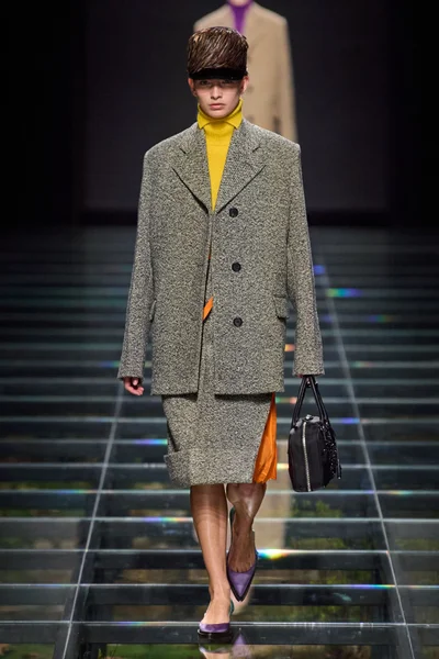 Look 29